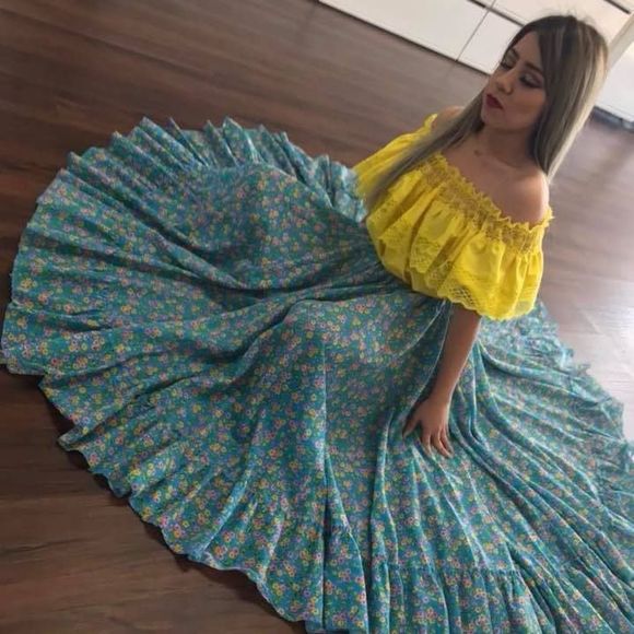 Meet your Posher, Lisseth - Picture 1 of 1